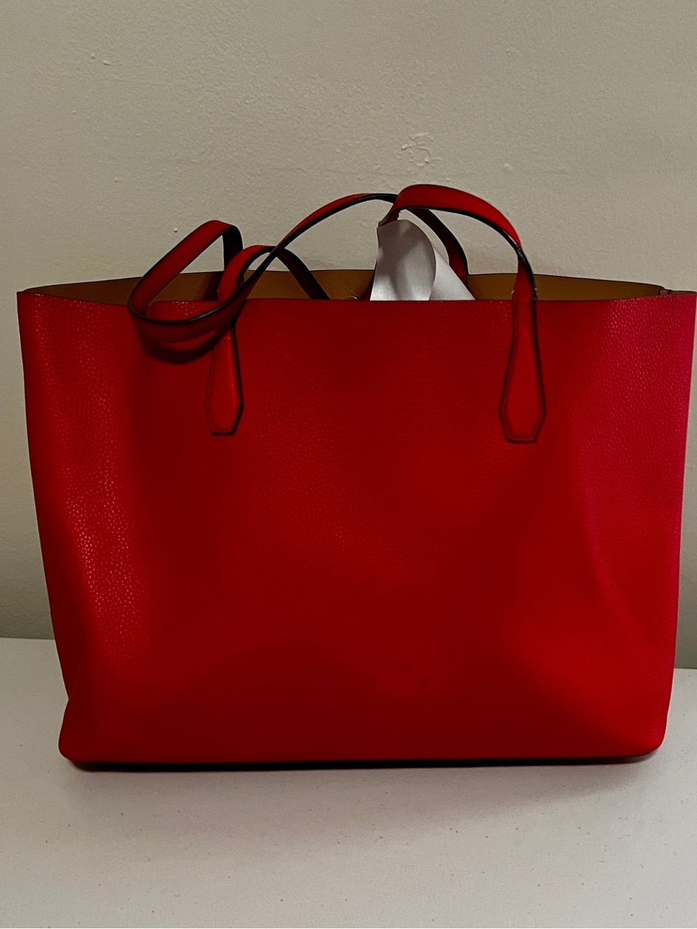 Tory Burch Red Pebbled Leather Tote with Gold Logo - Picture 2 of 8